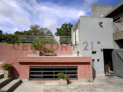 CASA EN VENTA EN LA PLATA