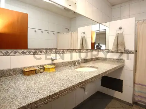 Calle 12 entre 530 y 531 100, Piso 0