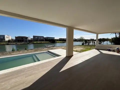 Casa venta a la laguna en El Cantón B.Norte, Escobar