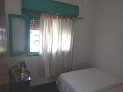 VENTA CASA CON BUEN PARQUE 