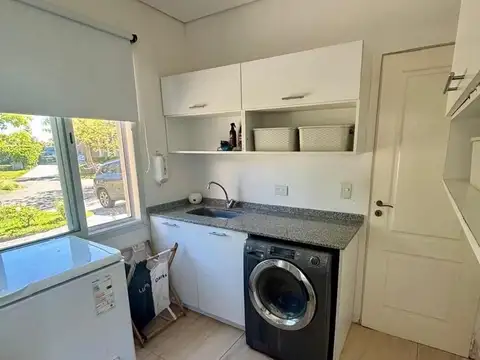 Tu próxima casa en El Cantón Islas | Vista al Lago.