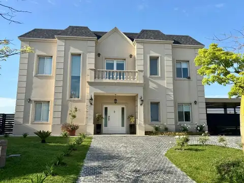 Tu próxima casa en El Cantón Islas | Vista al Lago.