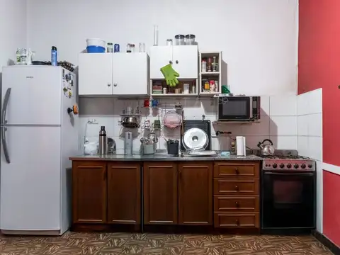 Casa 4 ambientes con 2 baños
