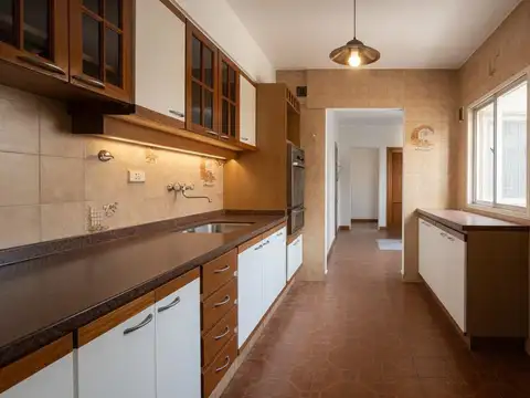 Departamento 6 ambientes con 3 baños