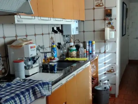 Departamento 6 ambientes con 2 baños