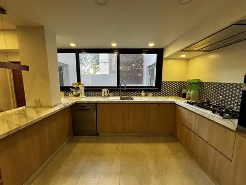 Departamento 4 ambientes con 2 baños