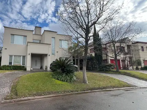 Casa en Alquiler de 5 dormitorios