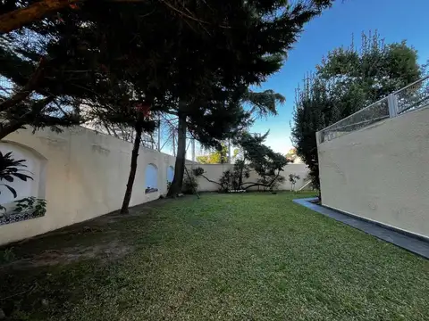 Venta casa de diseño + parque + lote excepcional