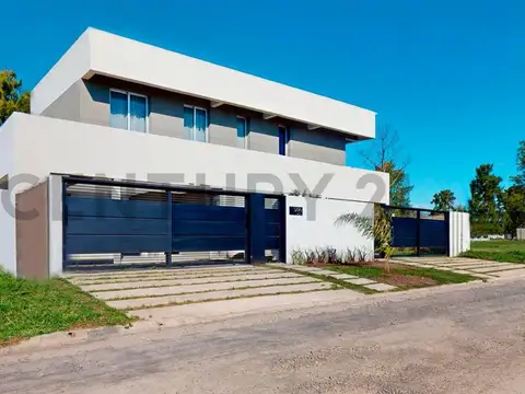 Casa en Venta de tres dormitorios- Joaquin Gorina