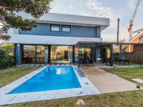 Venta Casa Carrasco Sur - 4 dormitorios