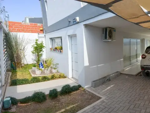 Casa 4 ambientes con 3 baños