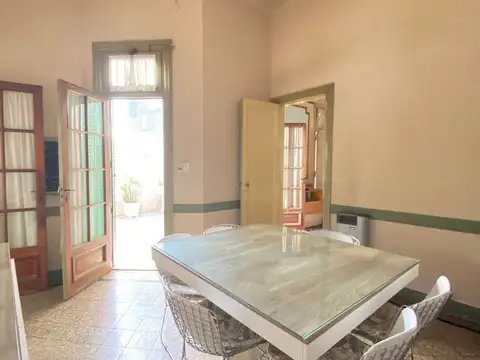 Casa 5 ambientes con 1 baño