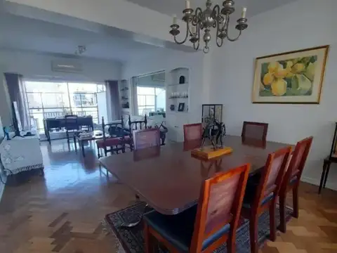 VENTA DE CINCO AMB RECOLETA UNICO PISO ALTO C LUZ Y BALCON 