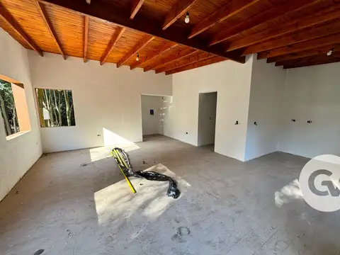 Casa 4 ambientes con 2 baños