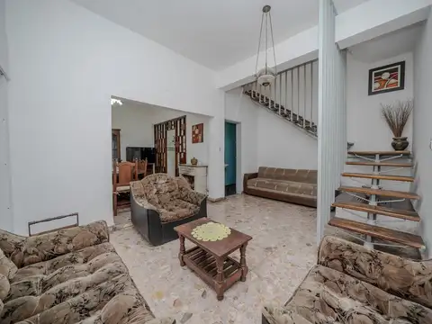 Depto Tipo Casa 4 ambientes con 2 baños