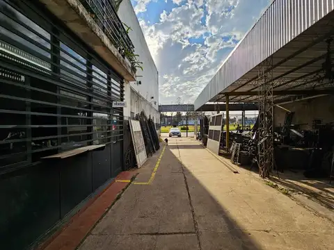 Galpon en Venta 10  mts Frente