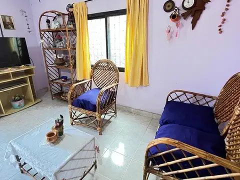 Casa 4 ambientes con 1 baño