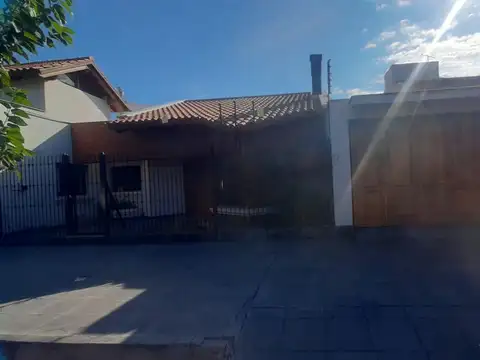 VENTA CASA DE CATEGORIA 5 AMBIENTAS EN MAIPU