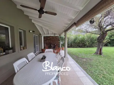 Casa 4 ambientes con 3 baños