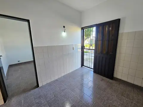 Presidente Juan Domingo Perón 2500, Piso PB