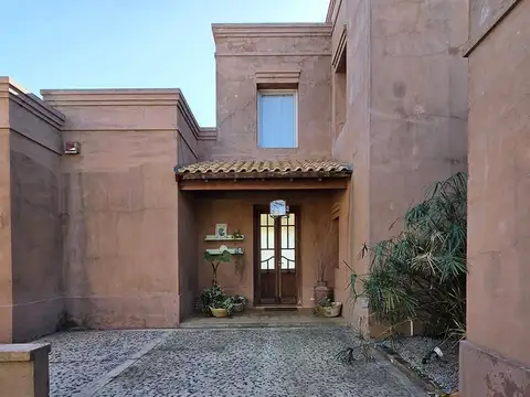 Venta Casa estilo Campo en San Francisco Manzanares Pilar APTO CREDITO