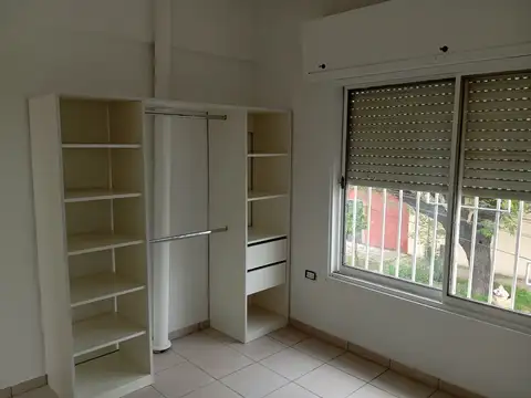Departamento 1º Piso al Frente