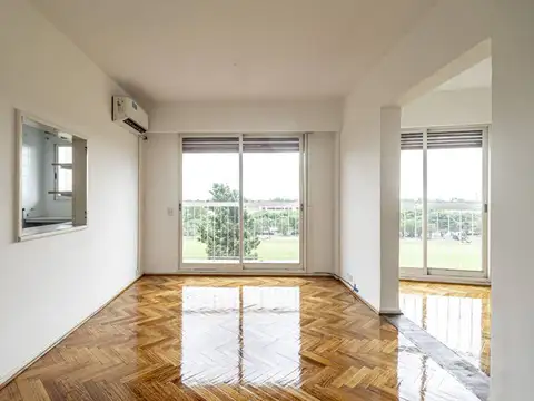 Indalecio Chenaut 1700, Piso 10