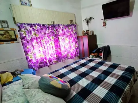 Casa 6 ambientes con 1 baño