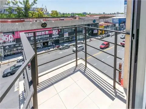 Av Lisandro de la Torre 100, Piso 2