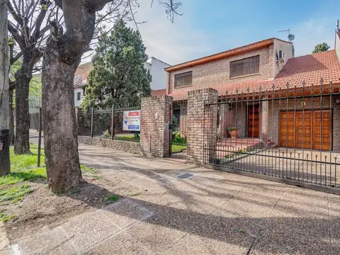 Casa 6 amb en Aldo Bonzi - PERMUTA / CREDITO