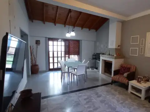 Casa lote propio 4 ambientes con patio y terraza