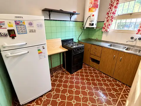 Casa 3 ambientes con 1 baño
