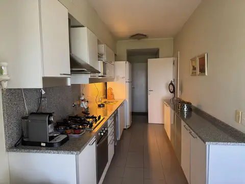 Departamento en Alquiler con 2 cocheras