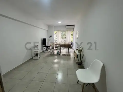 Ciudad de la paz 2700, Piso 2