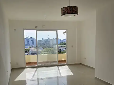 Monoambiente con balcon