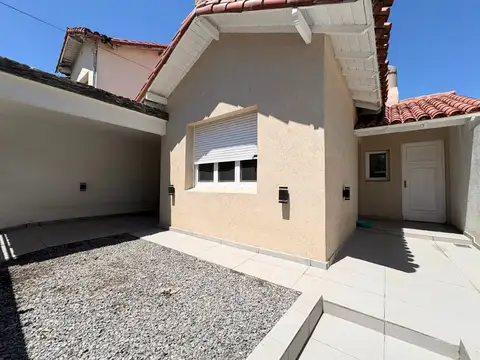 Venta casa a estrenar 5 ambientes San Isidro