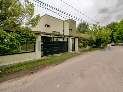 25 e/ 425 y 426 100, Piso 0