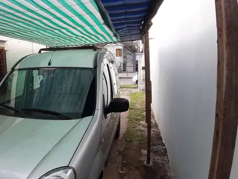 CASA SOBRE TERRENO CENTRICO 470 M2