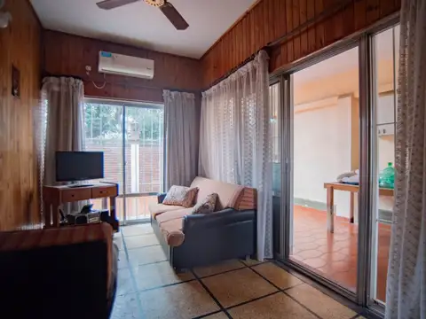 CASA 6 AMB MULTIFAMILIAR CON COCHERA VENTA QUILMES
