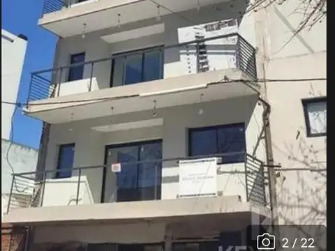 17 E/44 Y 45 , Piso 1