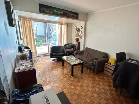 Av Coronel Díaz 1700, Piso 1