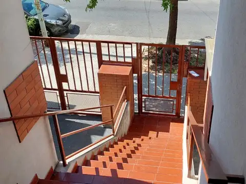 Depto Tipo Casa en Alquiler de 1 dormitorio