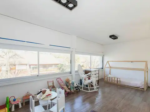 Casa 5 ambientes con 3 baños