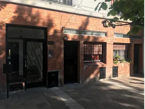 TIPO CASA 2 DORMITORIOS EN EXCELENTE ESTADO EN PLENO QUINTA