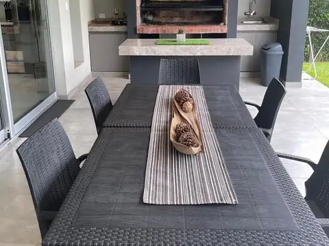 Casa en Alquiler en Altos de Hudson II, USD 2.900