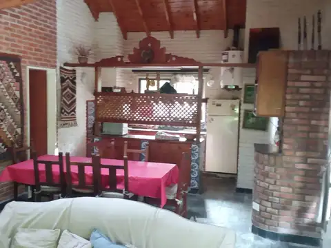 Casa en Alquiler con 1 cochera