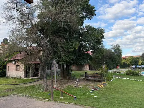 Casa en Alquiler con 1 cochera