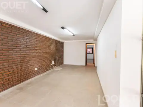Oficina en venta, en Planta Baja, frente a Plaza del Soldado, Santa Fe