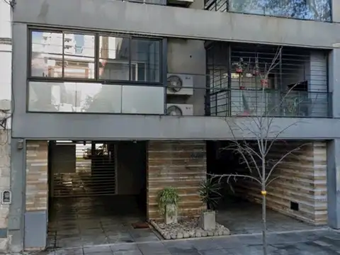 EXELENTE DEPARTAMENTO 2 AMB  47 M2 -FRENTE-GRAN BALCON CON PARRILLA  DORMITORIO EN SUITE.