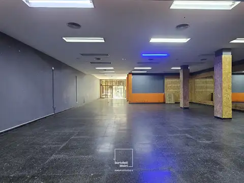 España 1900, Piso pb